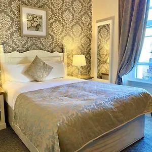 https://baggot-court-townhouse-guest-house.dublin-hotelsweb.com
